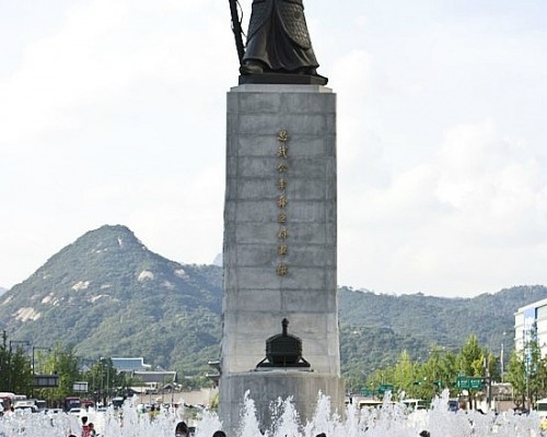 Gwanghwamun Square