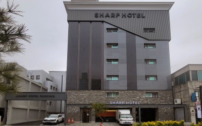 Sharp Hotel