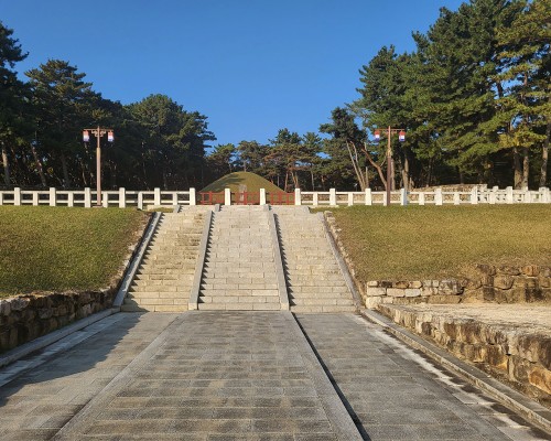 Tomb of Queen Consort of King Suro