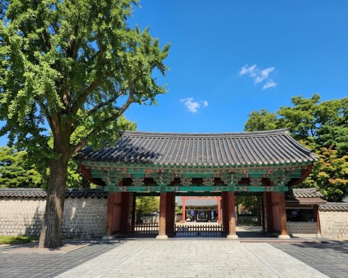 Gyeonggijeon Hall